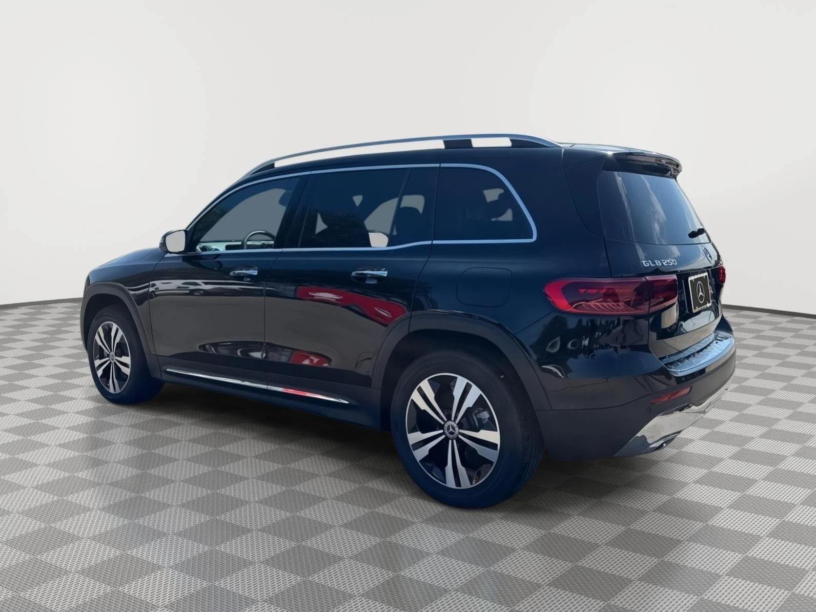 New 2026 Night Black Mercedes-Benz GLB 250 image 5