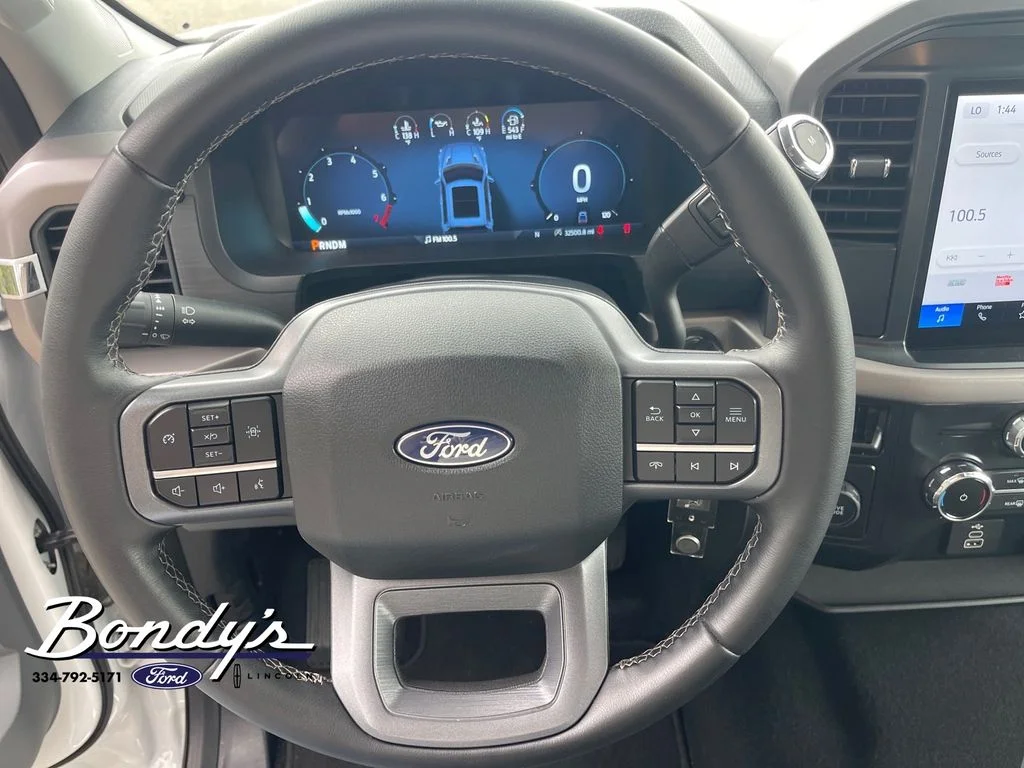 Used 2025 Oxford White Ford XLT image 7