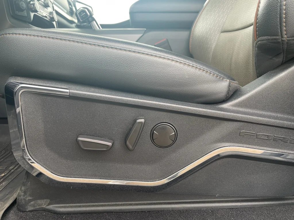 Used 2024 Carbonized Gray Metallic Ford LARIAT image 11