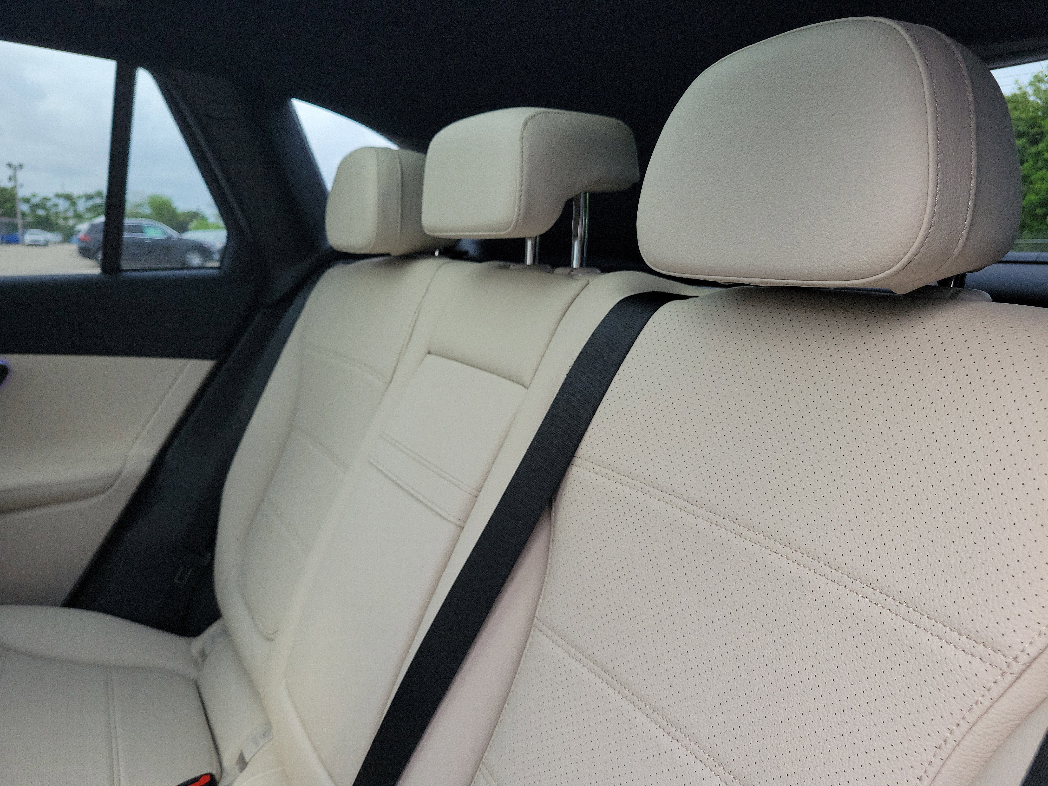 New 2026 Cirrus Silver Metallic Mercedes-Benz GLC 300 image 10