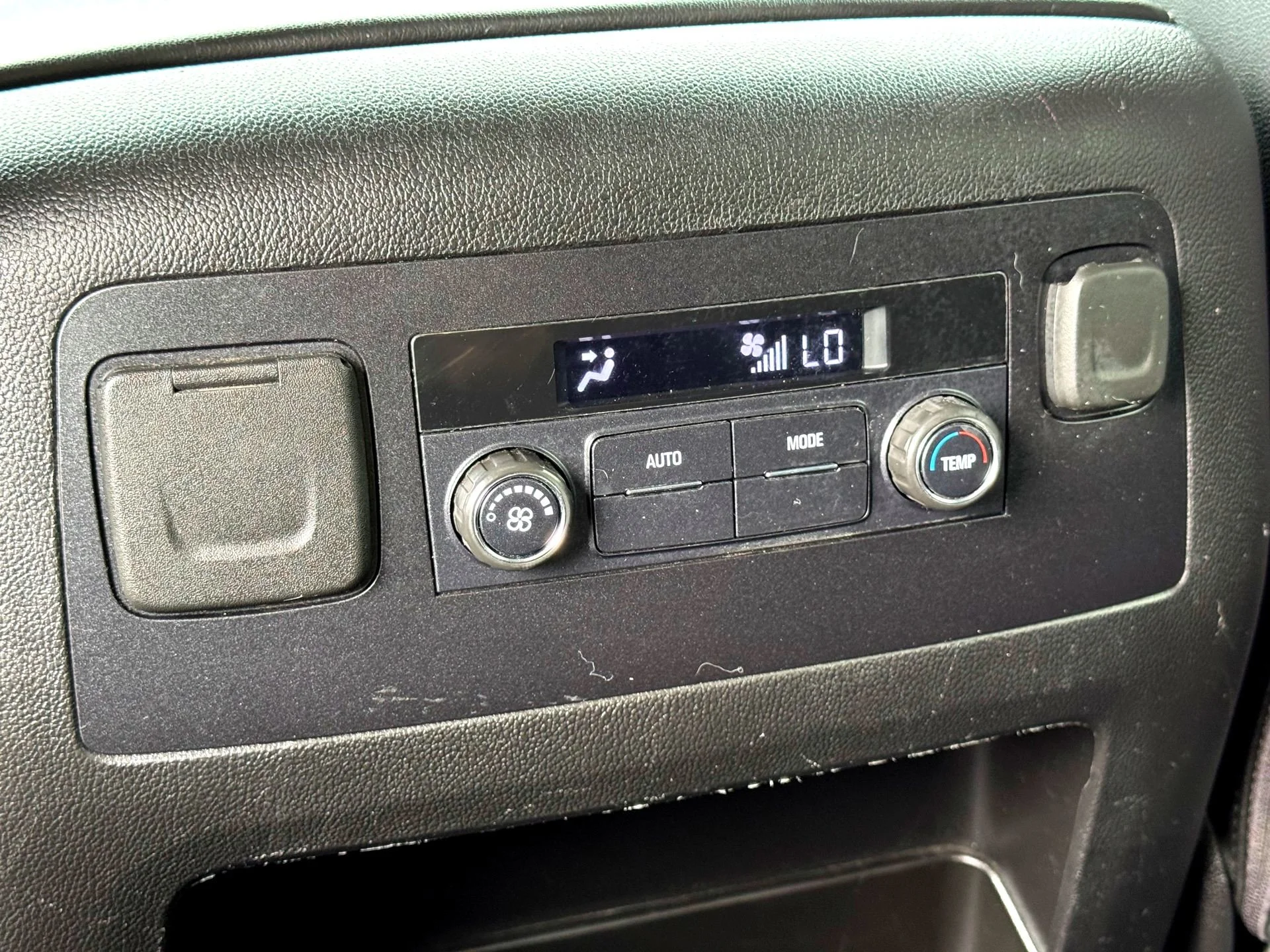 Used 2020 Shadow Gray Metallic Chevrolet LT image 22