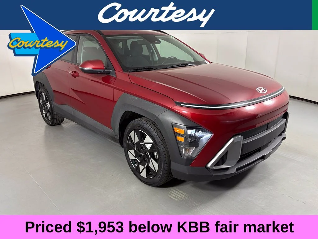 Used 2025 Red Hyundai SEL image 1