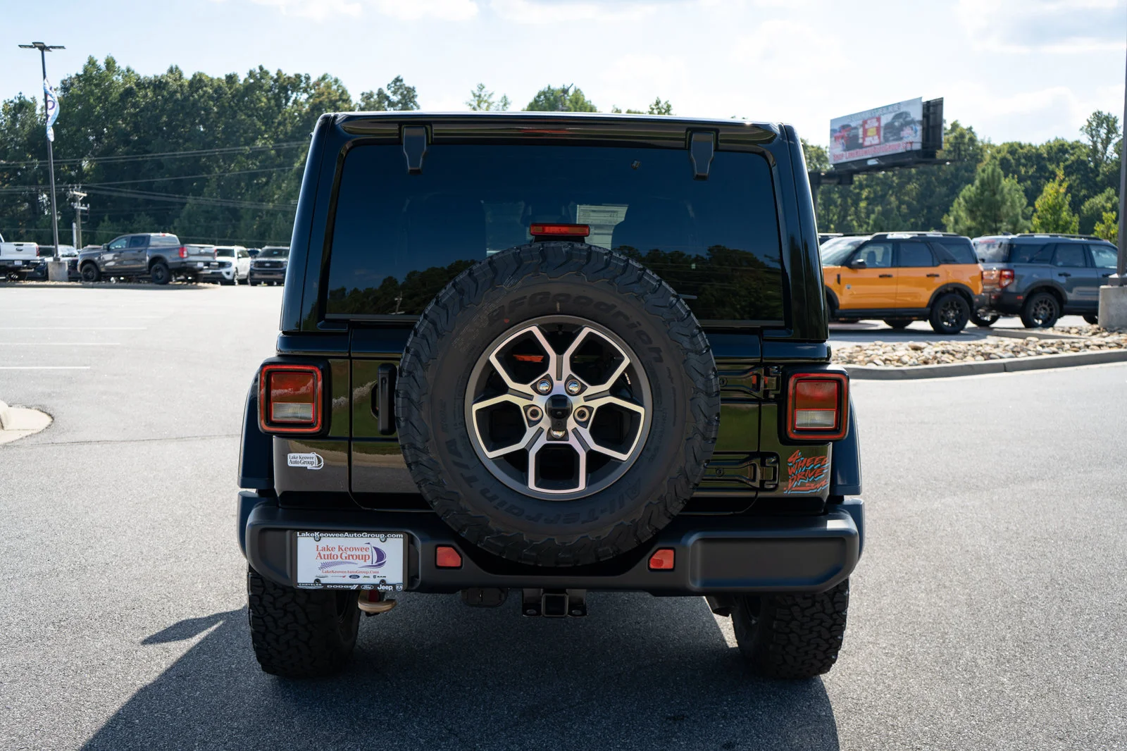 New 2027 Black Clear-Coat Paint Jeep  image 9