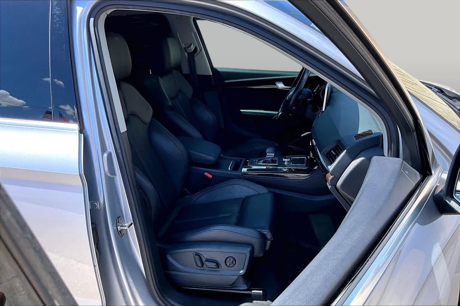 Used 2019 Florett Silver Metallic Audi Premium Plus image 11