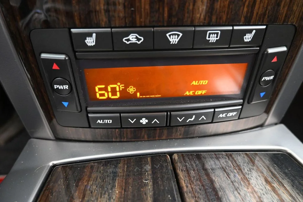 Used 2007 Red Cadillac Base image 16
