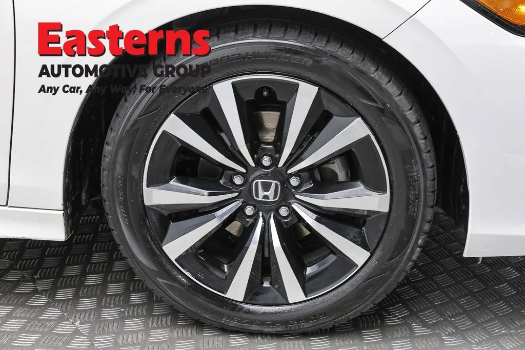 Used 2024 White Honda EX image 29