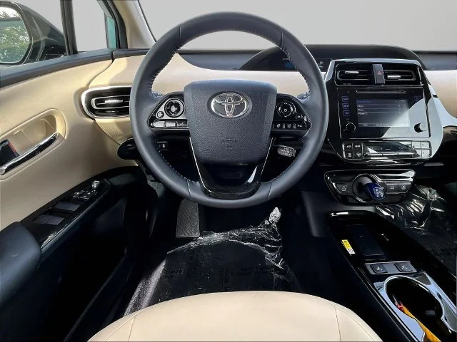 Used 2019 Beige Toyota XLE image 8