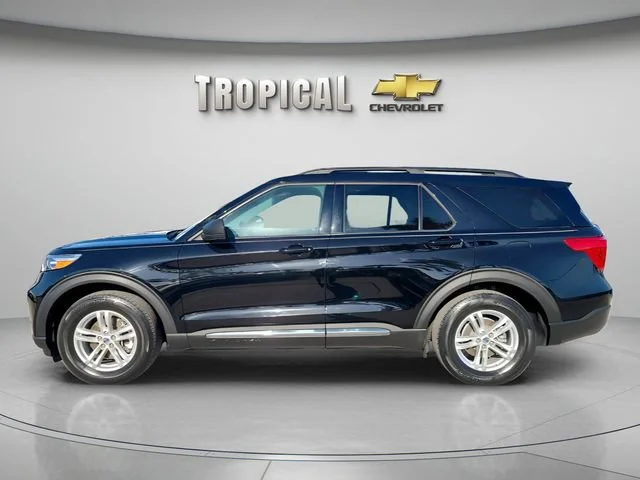 Used 2022 Black Ford XLT image 2