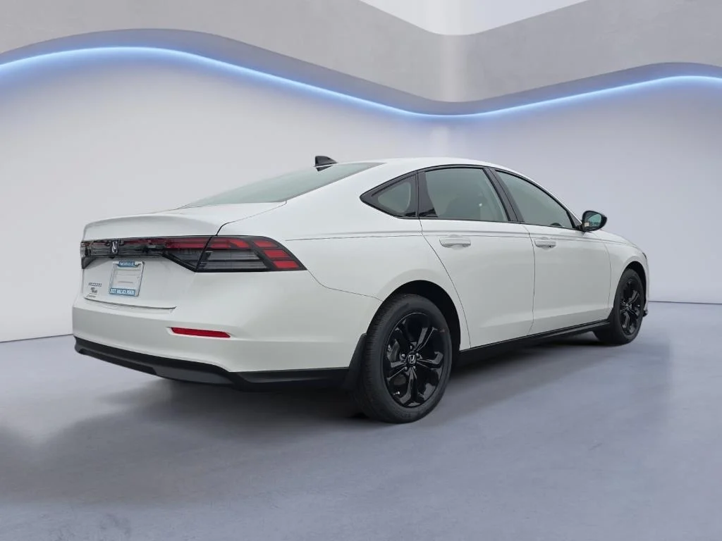 New 2025 Platinum White Pearl Honda SE image 7