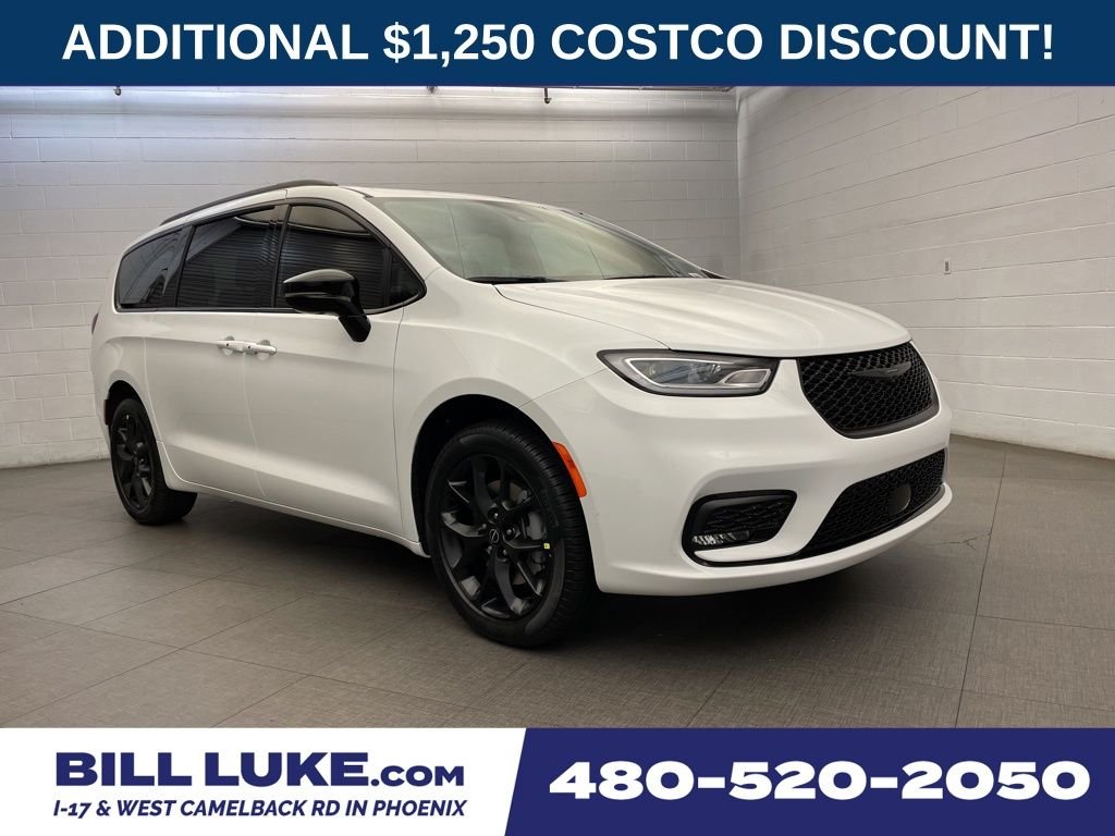 2026 Chrysler Pacifica Limited AWD's photo