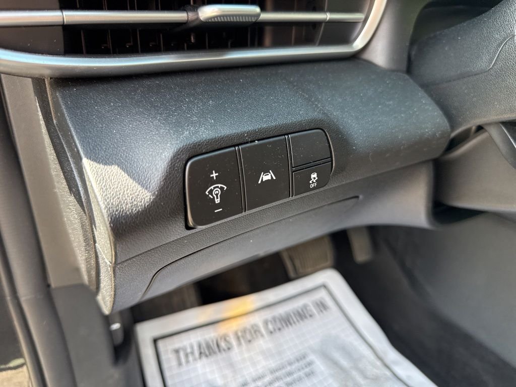 Used 2023 Black Hyundai SEL image 21