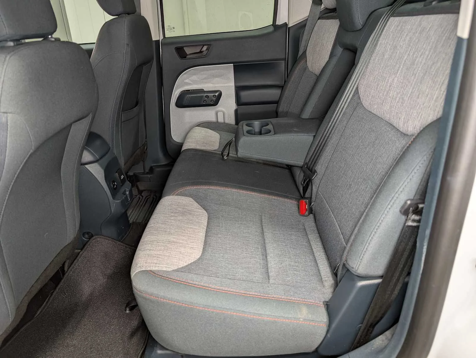 Used 2023 Oxford White Ford XLT image 25