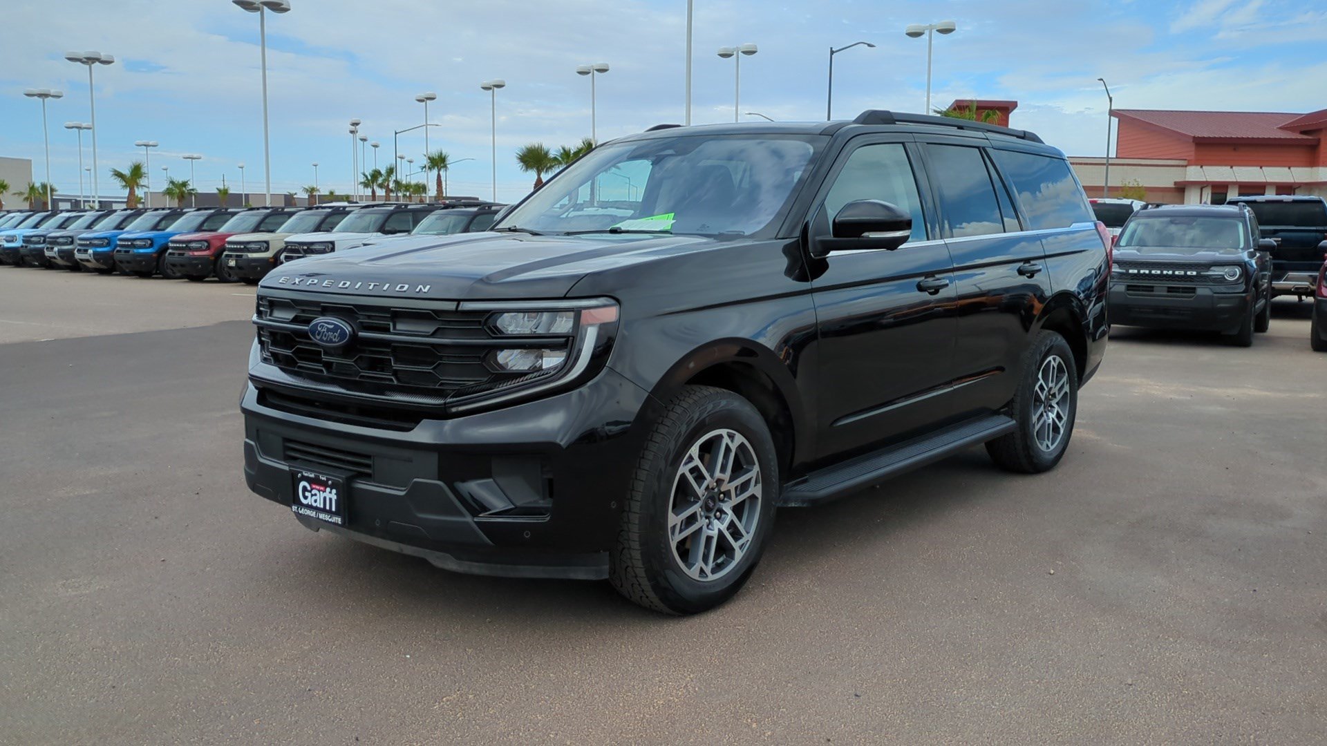 Used 2025 Black Metallic Ford Active image 7