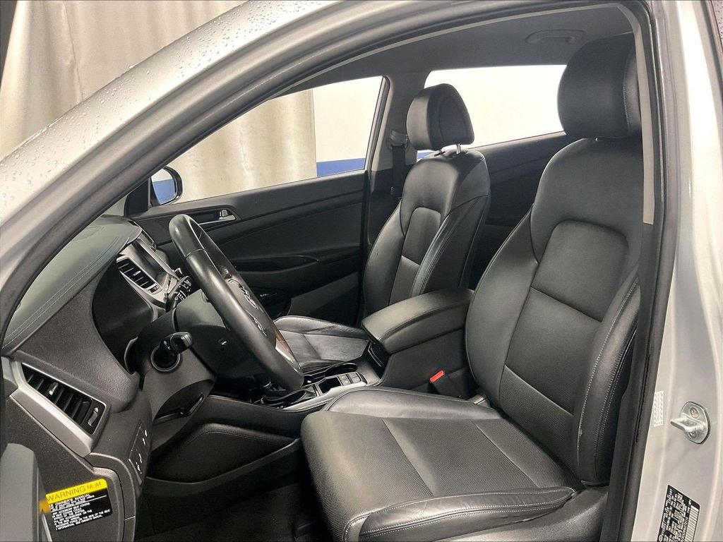 Used 2017 Silver Hyundai Limited image 10