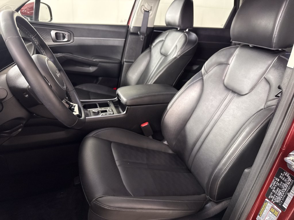 2025 Kia Sorento S - Photo 11
