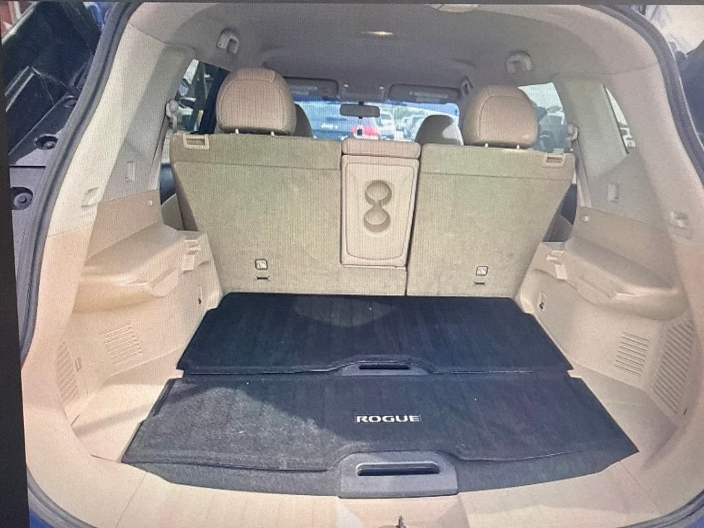 Used 2018 Blue Nissan SV image 11