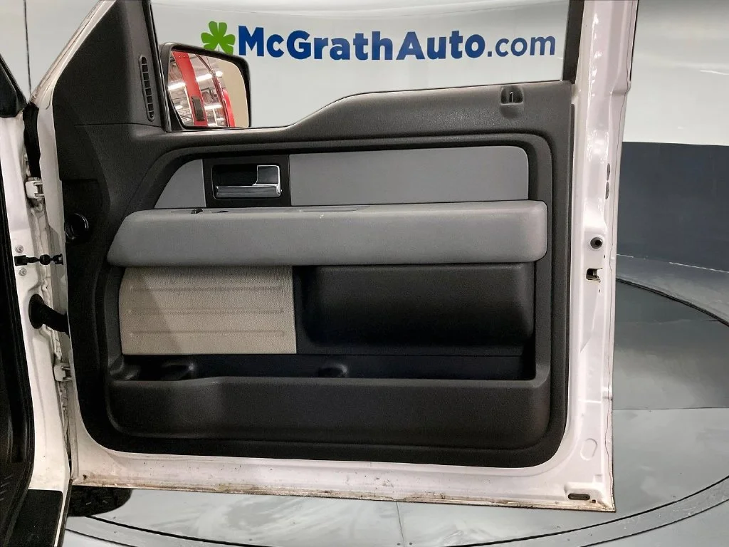 Used 2013 White Ford XL image 28