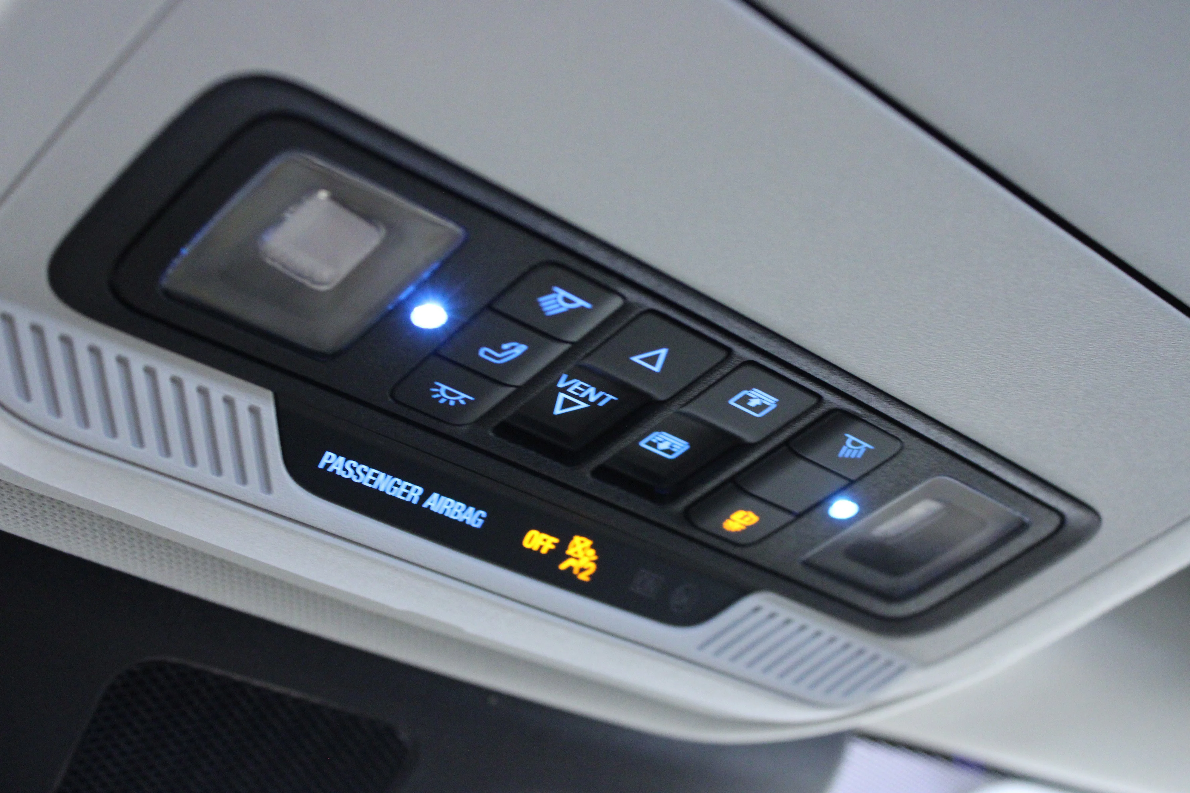 Used 2025 Black Metallic Ford Platinum image 25