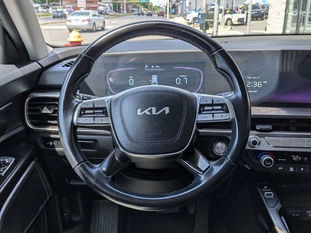 Used 2024 Green Kia S image 15