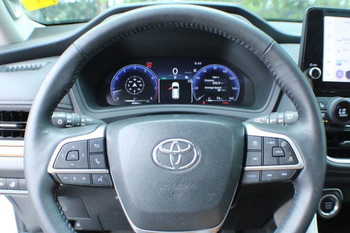 Certified Used 2024 Wind Chill Pearl Toyota Limited image 8
