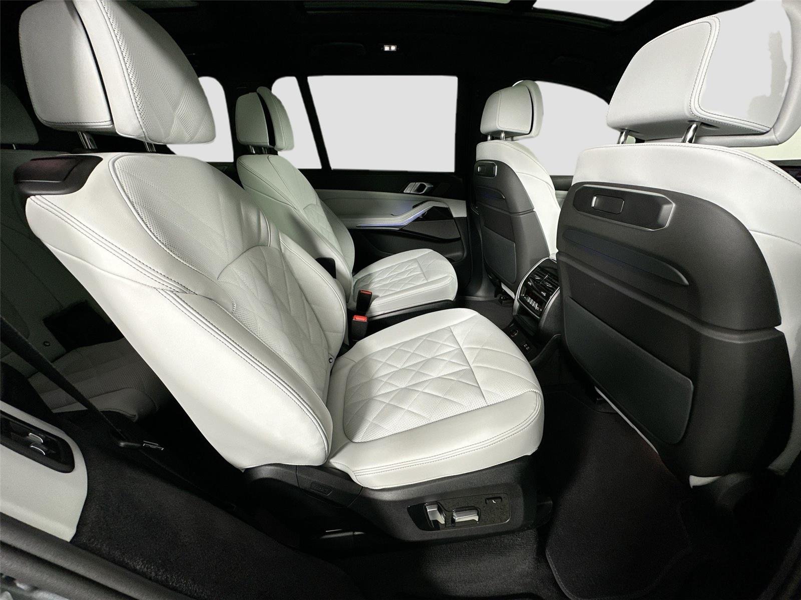 2026 BMW X7 40i - Photo 31