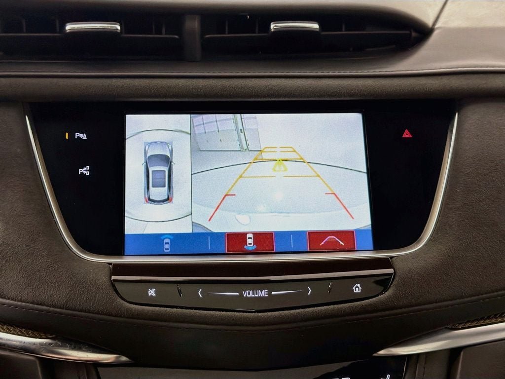 Used 2018 Crystal White Tricoat Cadillac AWD 4dr Platinum image 14