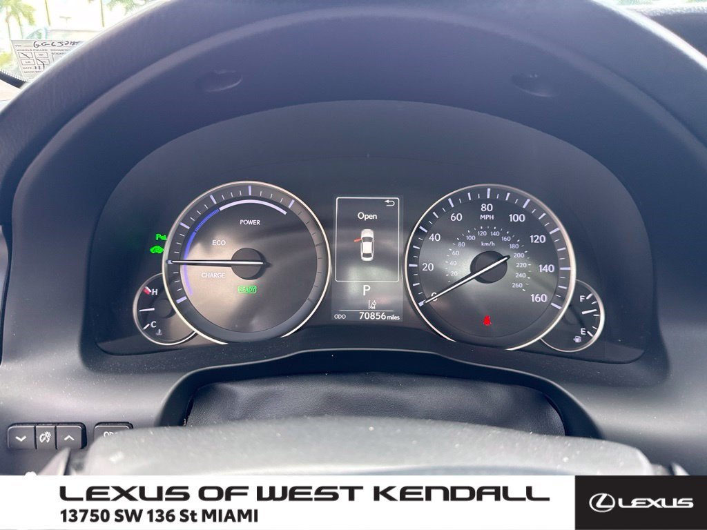 Used 2018 White Pearl Lexus 300h image 1