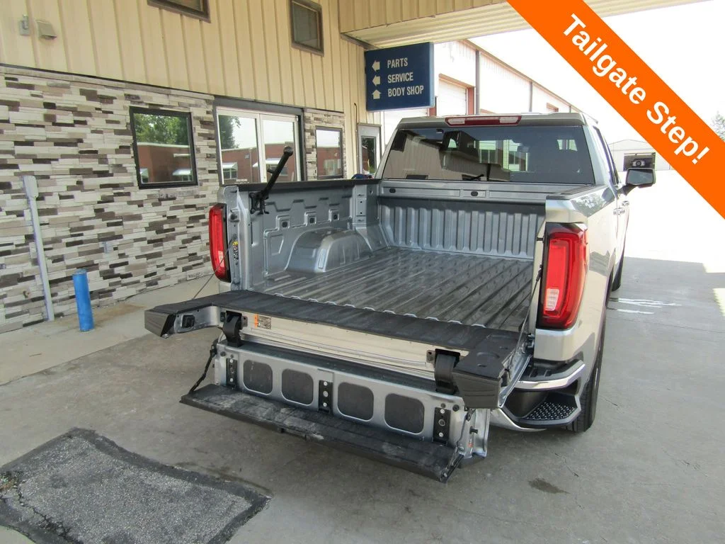 Used 2025 Silver GMC SLT image 21