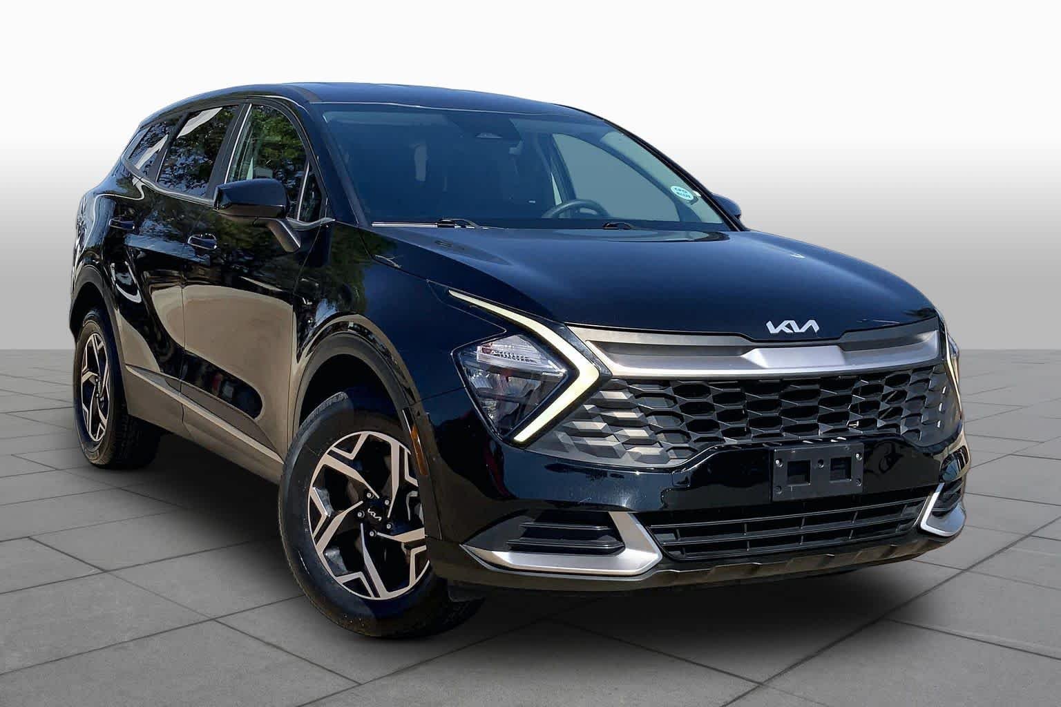 Used 2023 Fusion Black Kia LX image 3