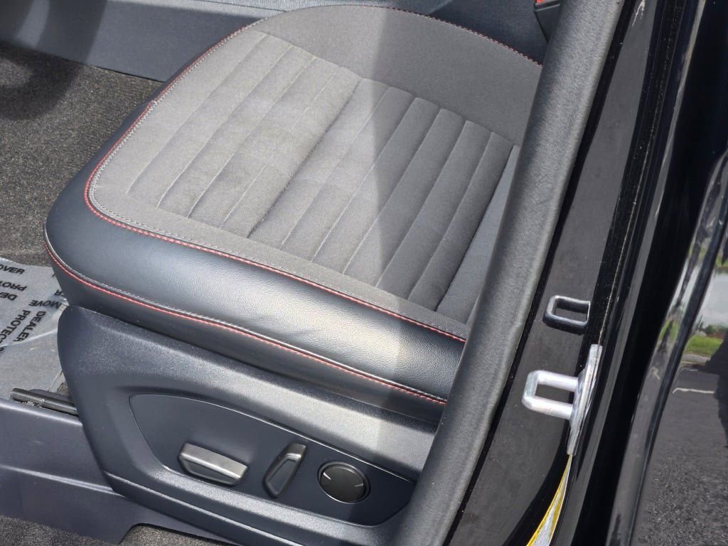 Certified Used 2025 Black Metallic Ford ST-Line image 25