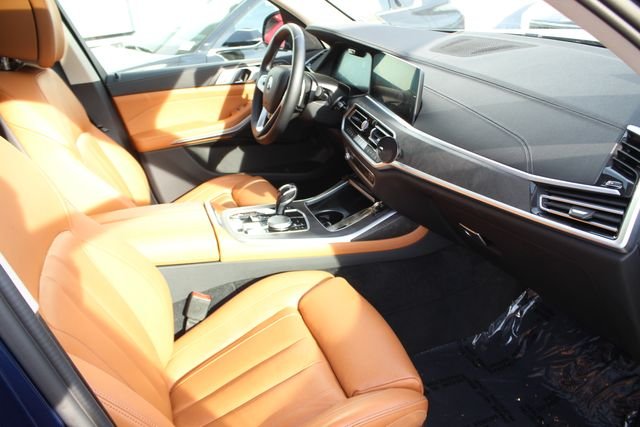 Used 2022 Blue BMW xDrive40i image 40