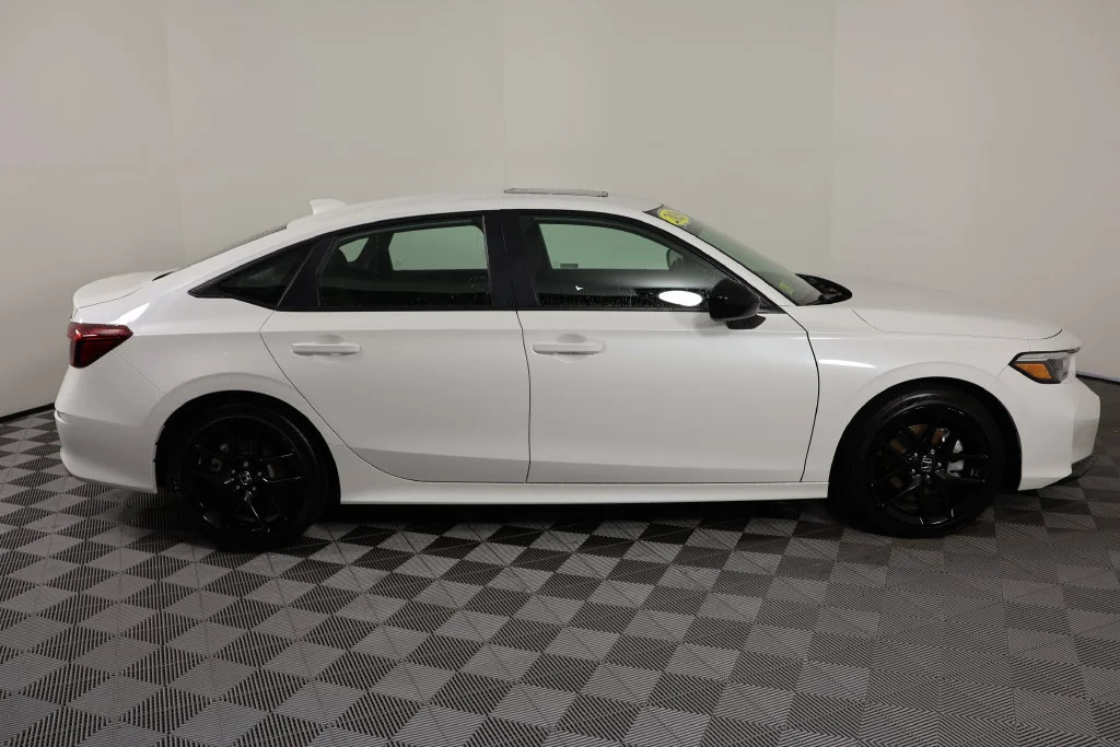 Used 2026  Honda Sport image 9