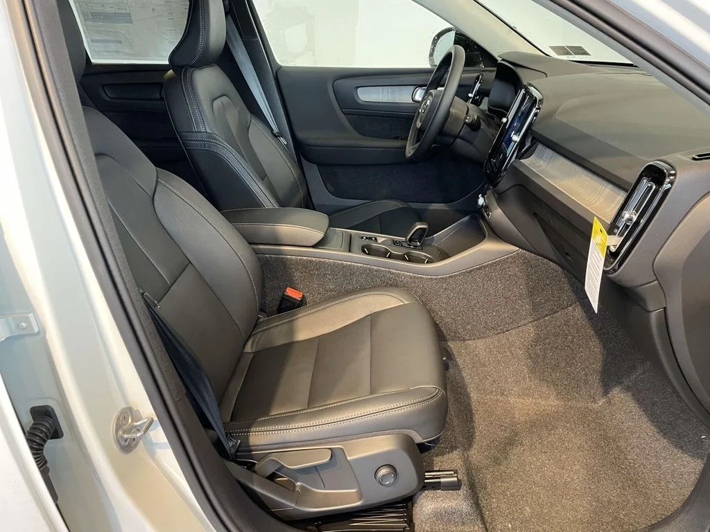 2026 Volvo XC40 Core - Photo 21