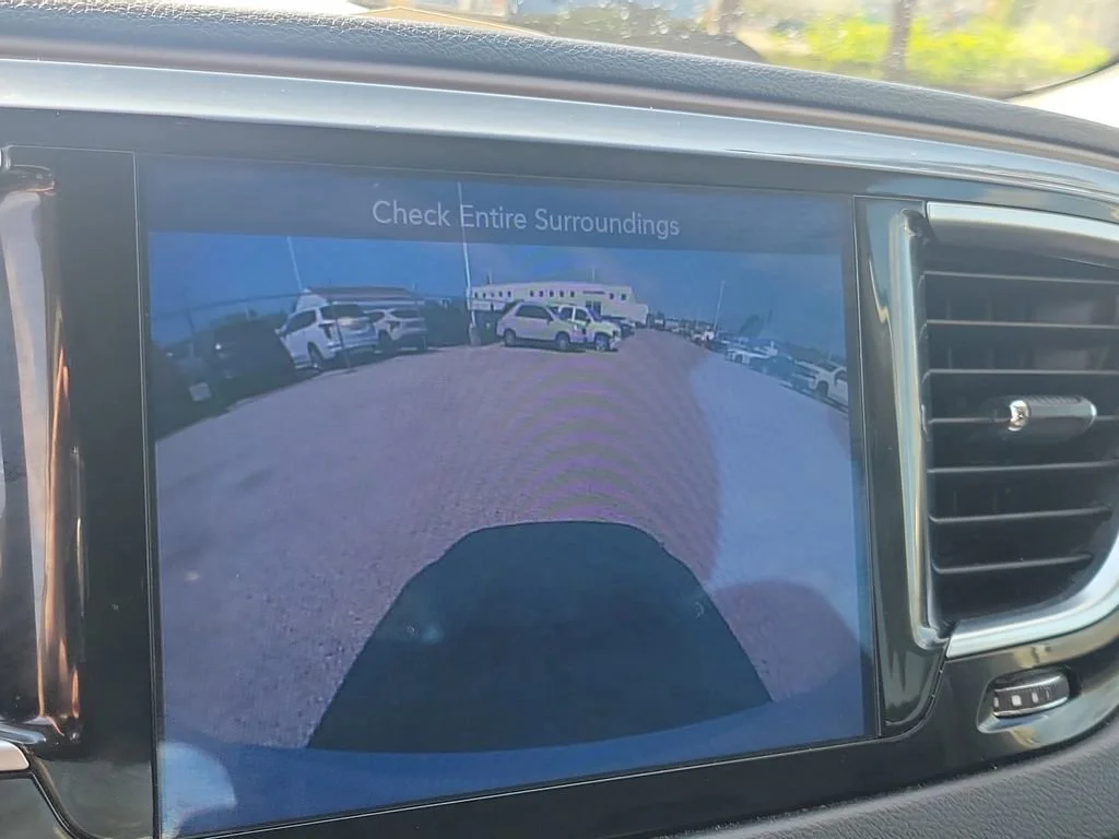 Used 2017 White Chrysler Touring-L Plus image 29