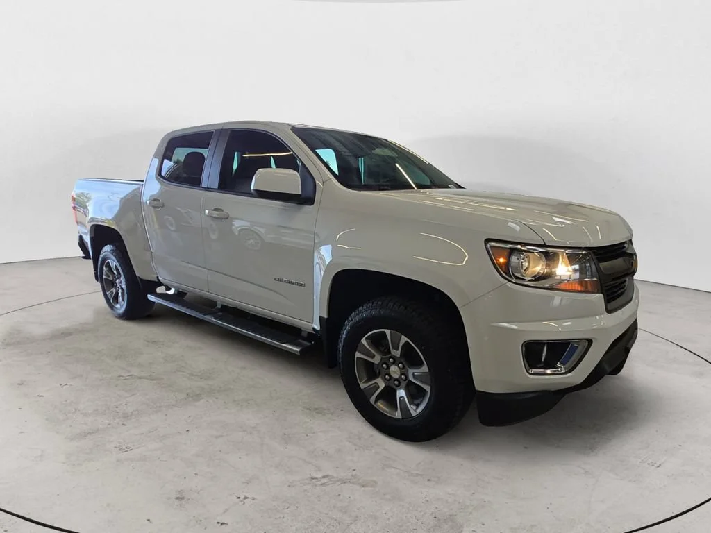 Used 2018 SUMMIT WHITE Chevrolet 4WD Z71 image 5