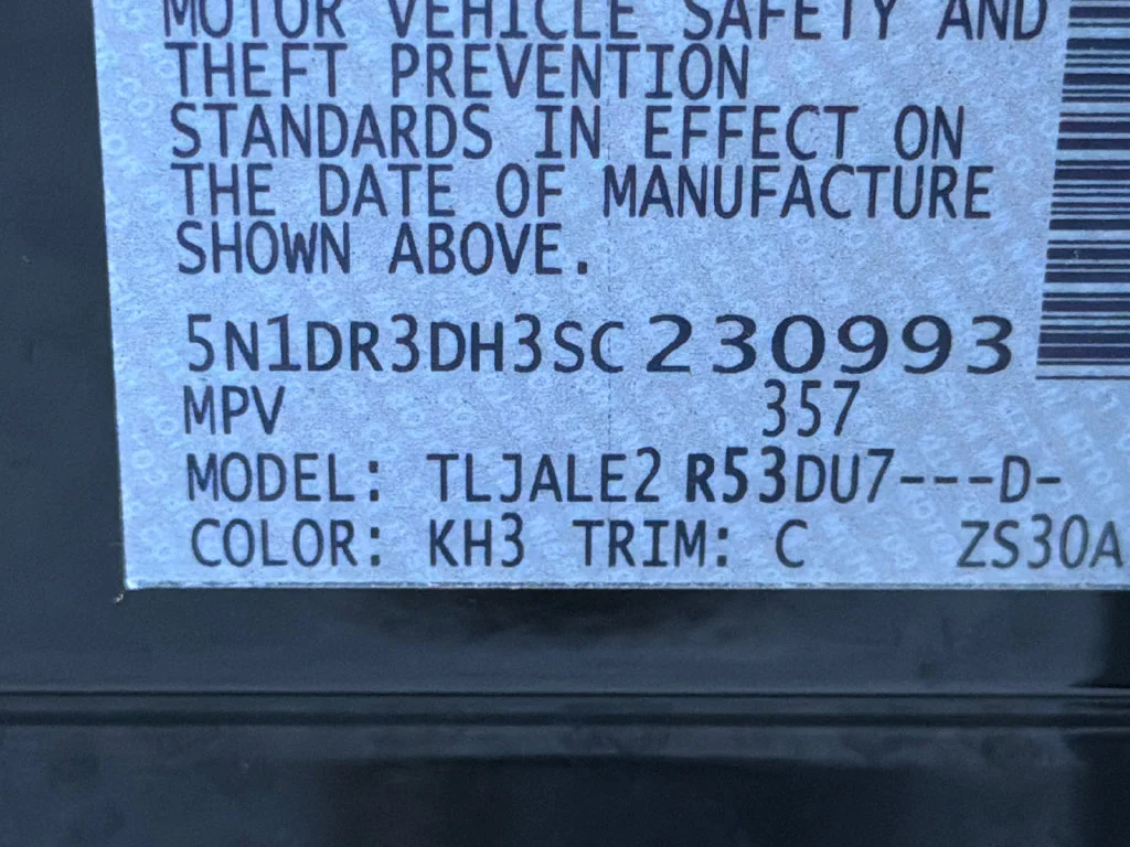 Used 2025 Black Nissan Platinum image 34
