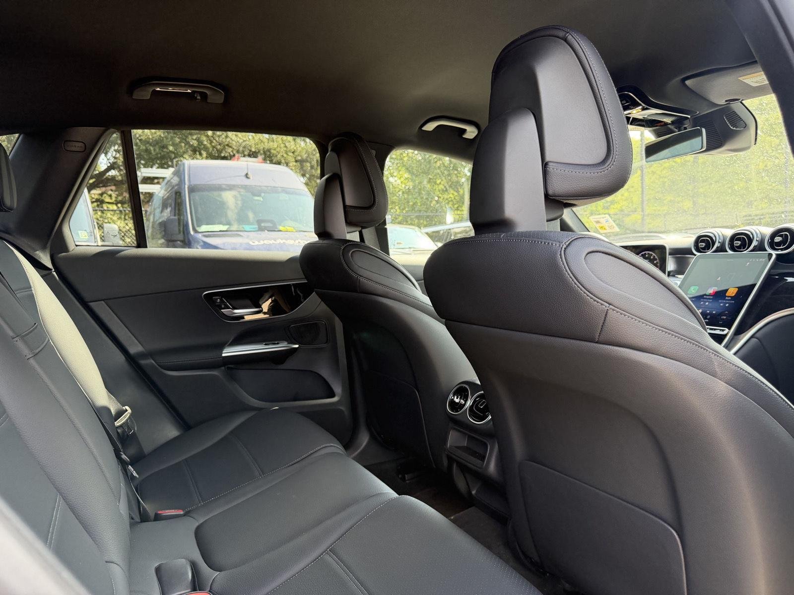 Used 2026 Verde Silver Metallic Mercedes-Benz GLC 300 image 28