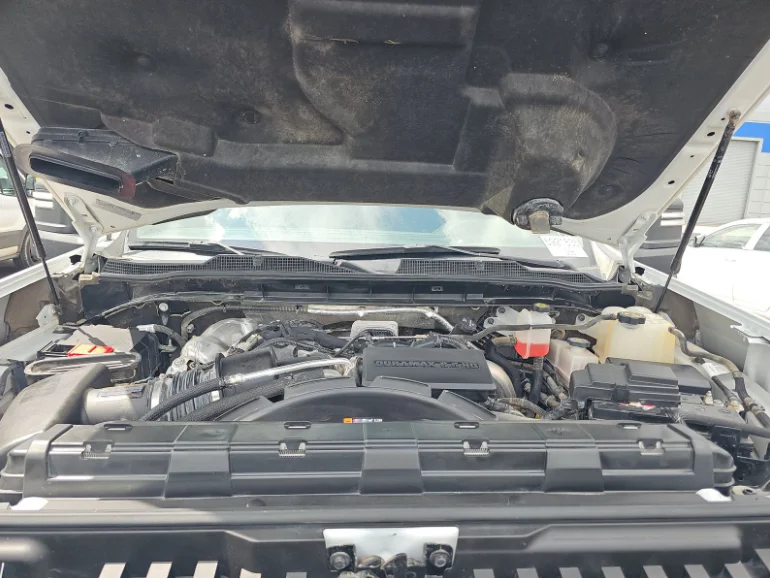 Used 2024 White Chevrolet LT image 14