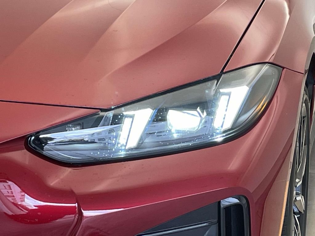 2025 BMW i4 M50 - Photo 9