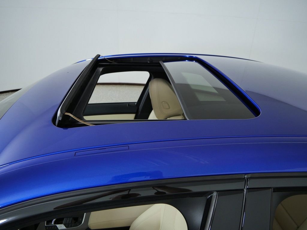 New 2026 Portimao Blue Metallic BMW 330i xDrive image 18