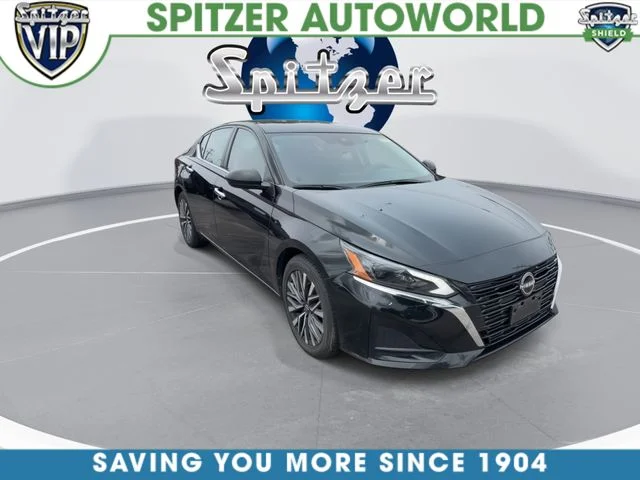 Used 2024 Black Nissan 2.5 SV image 2