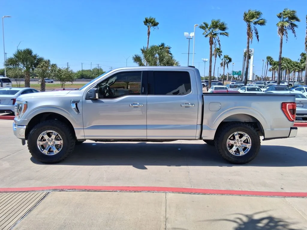 Certified Used 2022 Silver Ford XLT image 3