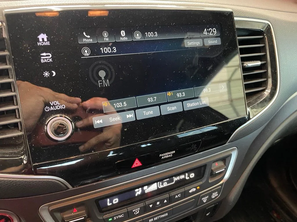 Used 2020 White Honda EX-L image 16