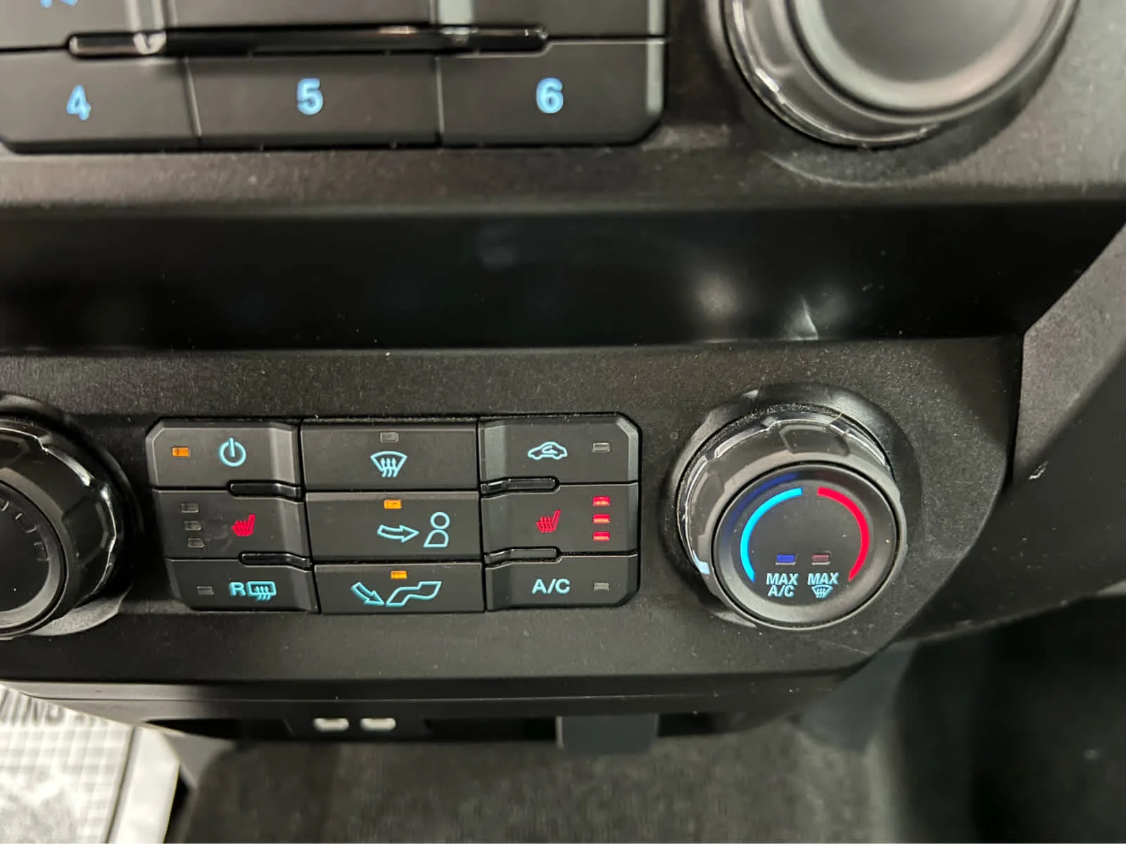 Used 2019 Ruby Red Metallic Tinted Clearcoat Ford XLT image 5