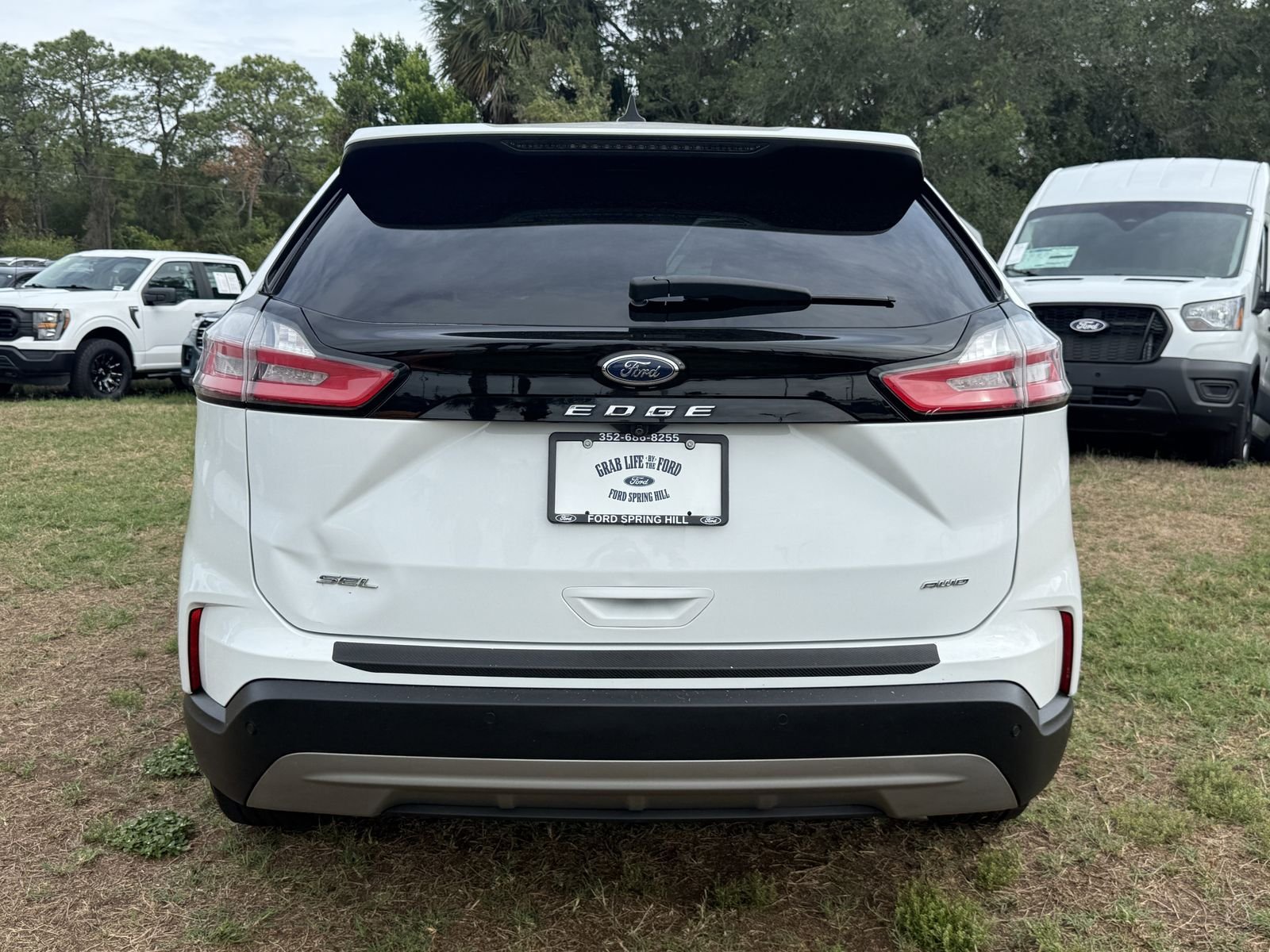 Used 2022 Oxford White Ford SEL image 5