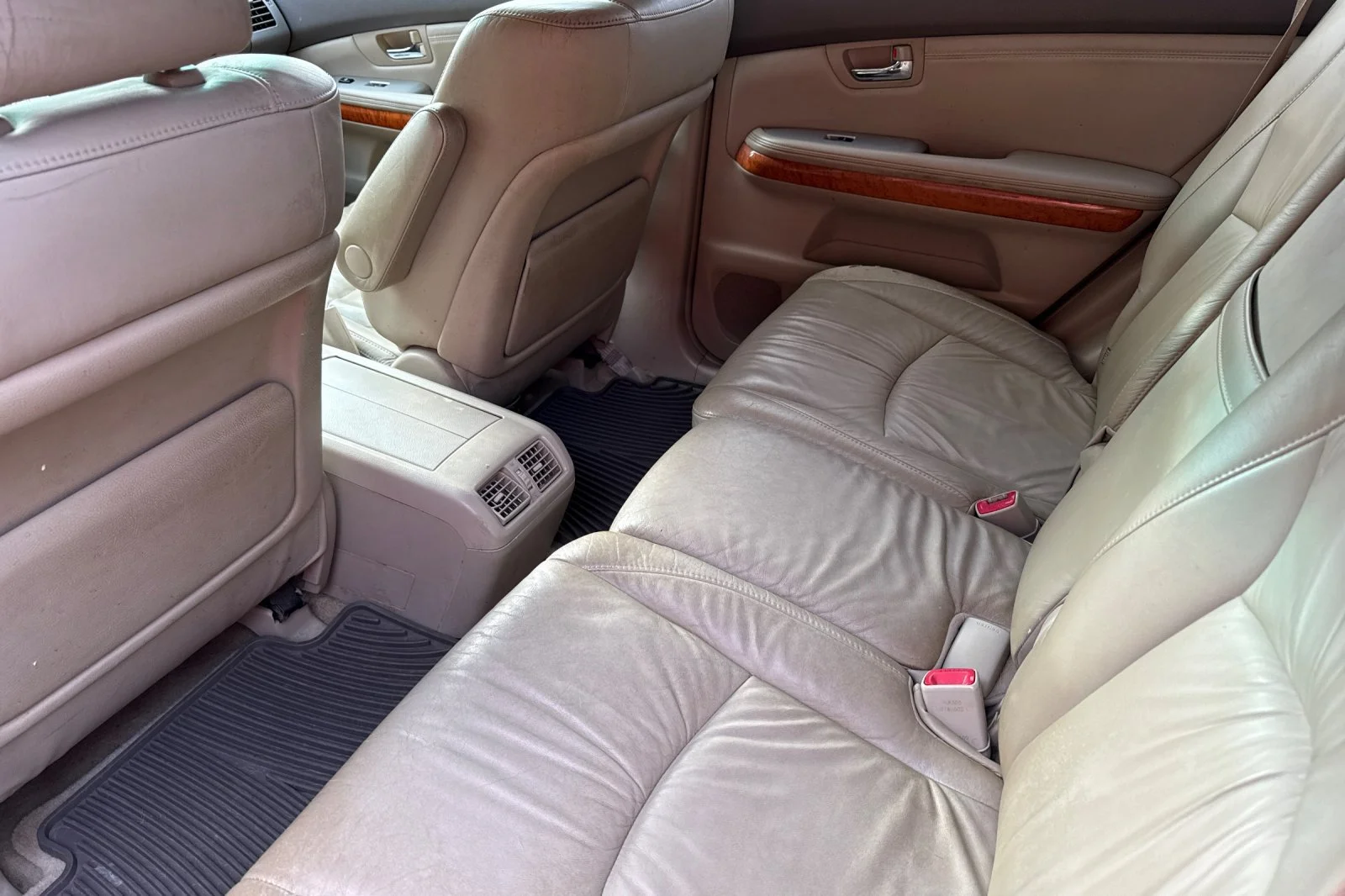 Used 2004  Lexus  image 10