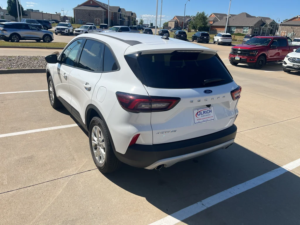 Used 2025 Oxford White Ford Active image 6