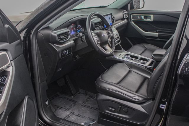 Certified Used 2023 Agate Black Metallic Ford XLT image 17