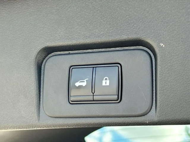 Used 2025  Nissan SV image 14