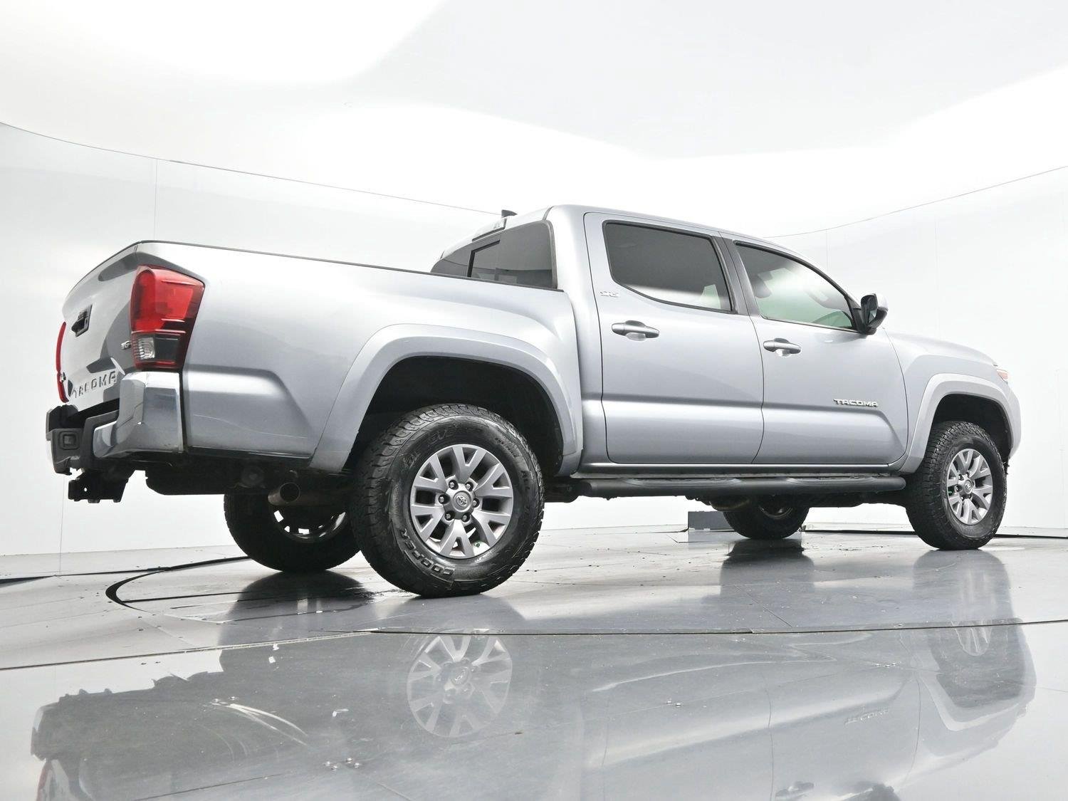Used 2019 Silver Sky Metallic Toyota SR image 43